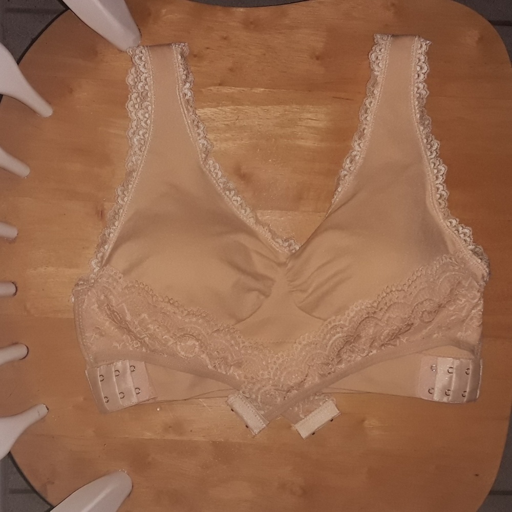 NWOT Padded bra in tan, XL